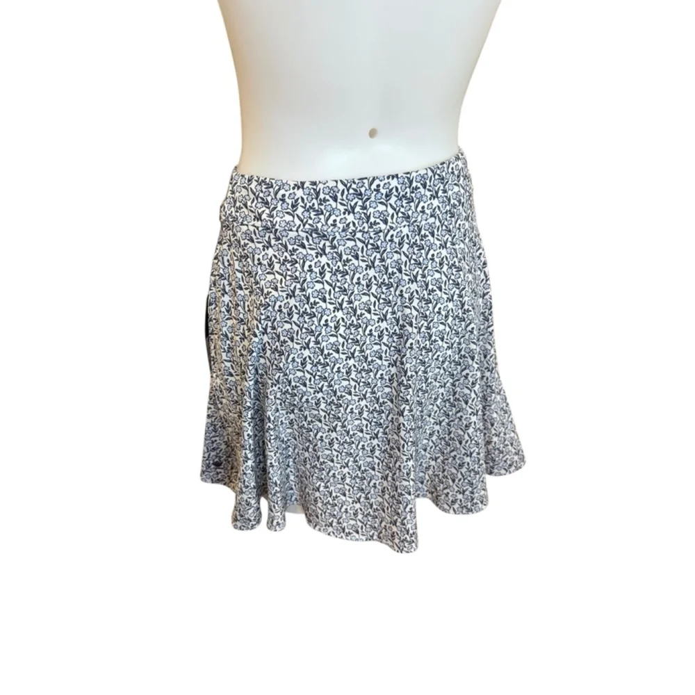 Women's Bad Birdie White Navy Floral Exec Skort S - Picture 3 of 5